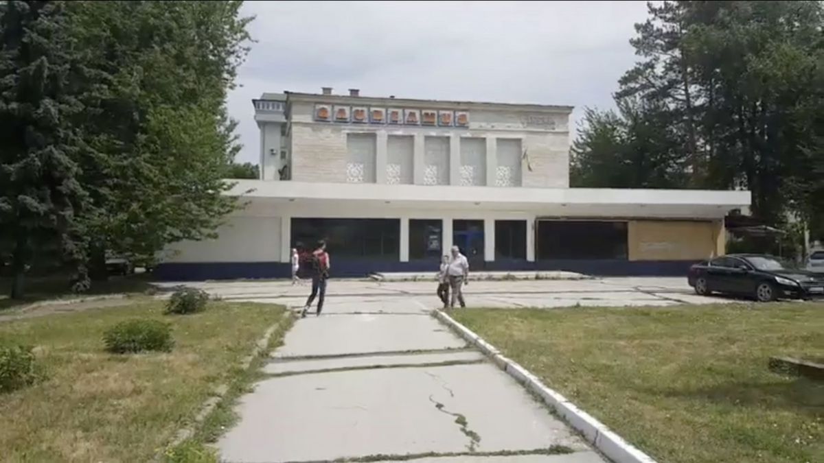VIDEO. A început demolarea cinematografului Gaudeamus. Năstase cere reacții de la Codreanu și Grozavu