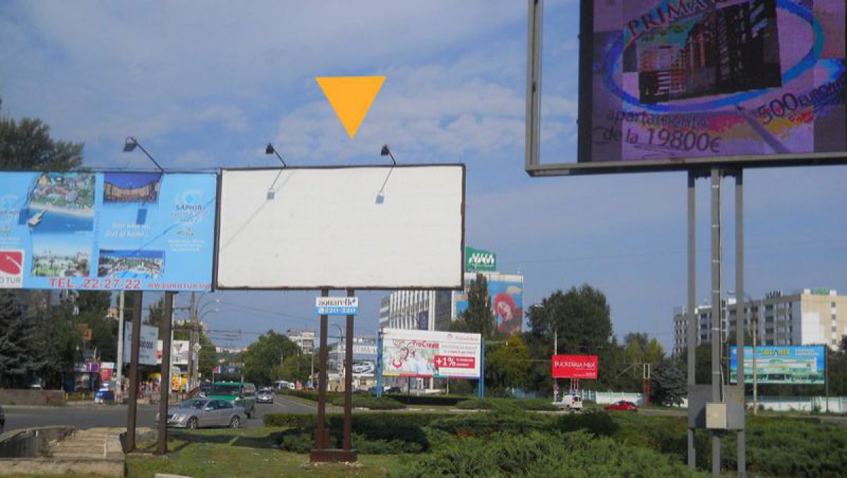 VIDEO. Chirtoacă vrea să demonteze panourile publicitare din preajma carosabilului și sensurilor giratorii