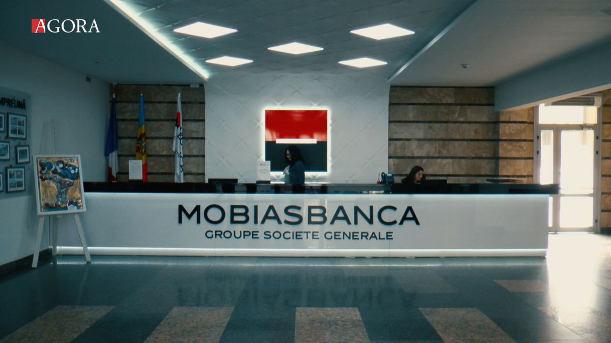 VIDEO. Cifre la vedere: Cash-ul unei bănci din Moldova ajunge pentru a înconjura Pământul cu bancnote de 1 leu