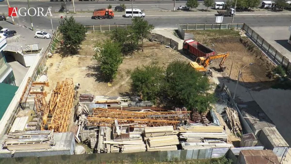 VIDEO. Construcția de pe str. Alba Iulia 113 a demarat chiar dacă a fost interzisă de Dorin Chirtoacă