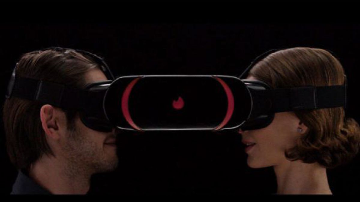 VIDEO. Cum vrea Tinder să elimine virtualul din realitatea virtuală