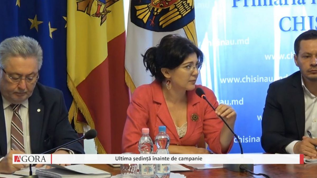 VIDEO. De la „eu sunt șeful și vă dau afară”, până la „vă mulțumesc”: Diferența de tonalitate și mesaj a primei și ultimei ședințe prezidate de Silvia Radu la Primărie