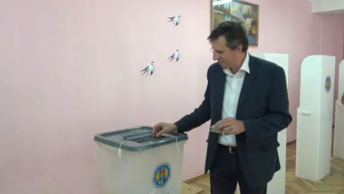 VIDEO. Dorin Chirtoacă, la urna de vot: Astăzi îmi închei mandatul la Primărie