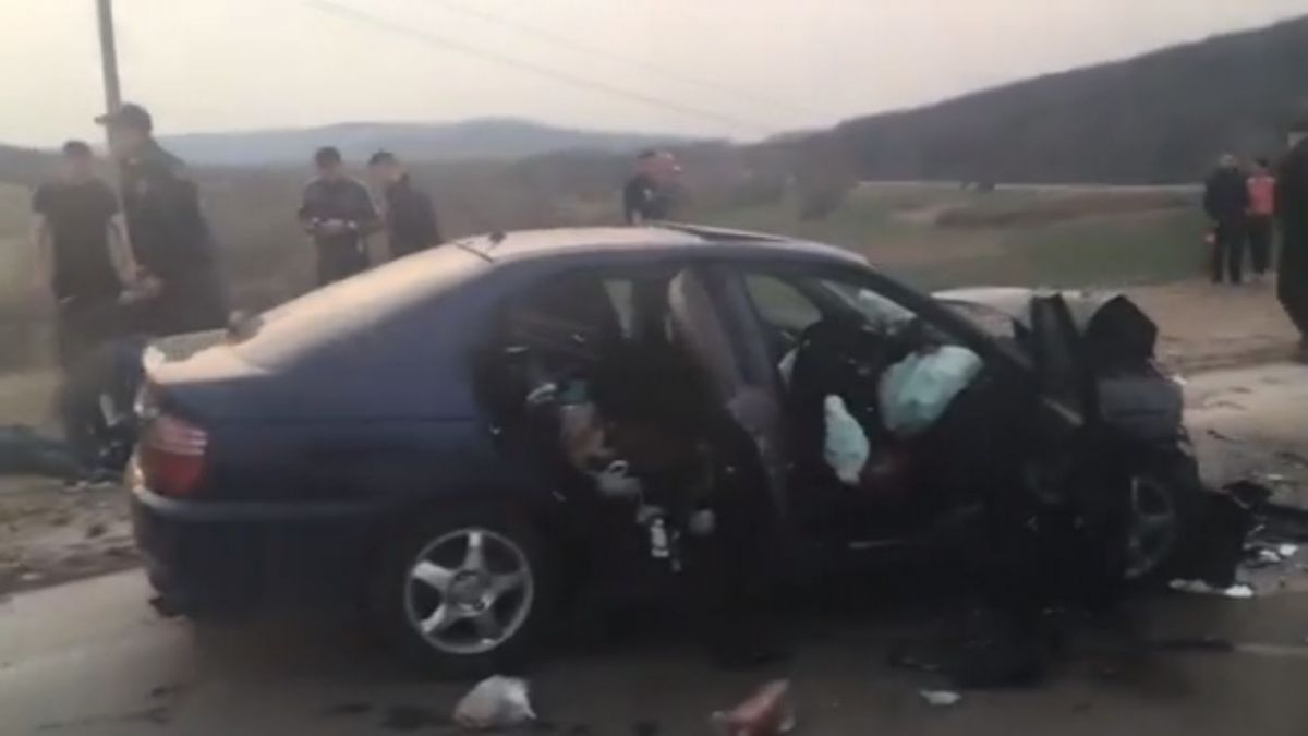 VIDEO. Grav accident pe traseul Chișinău-Ungheni. Trei oameni au fost internați în spital