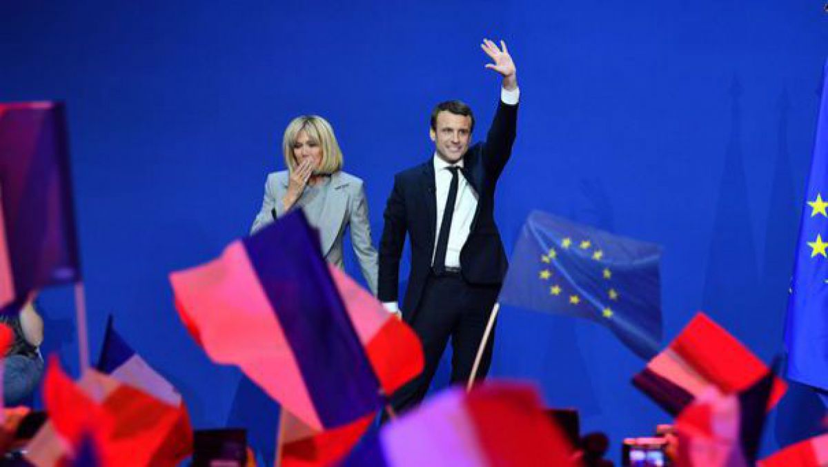 VIDEO. Macron îi ia apărarea soției sale, blamând misoginismul și homofobia pentru obsesia presei față de Briggite