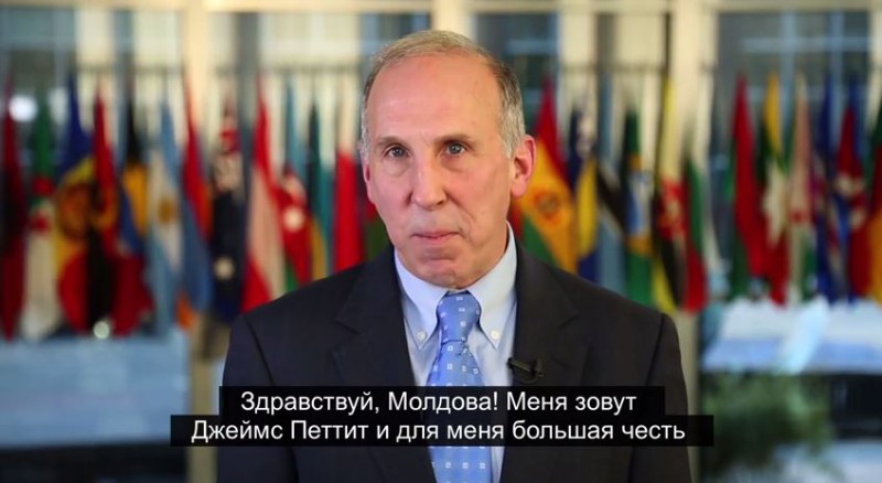 VIDEO. Noul ambasador SUA în Moldova ne salută în limba română