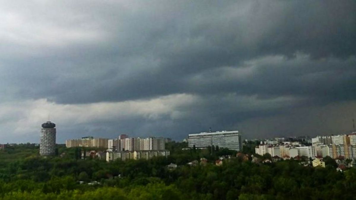 FOTO. Primele imagini cu ploaia de la Chișinău