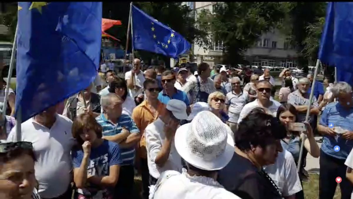 VIDEO. Protestele de la Gaudeamus continuă. Manifestanții vor adopta o rezoluție