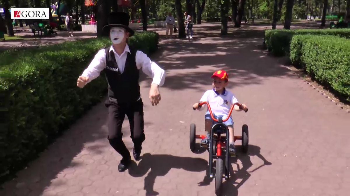 VIDEO. Provocările primelor ediții ale emisiunii Business Challenge: control stomatologic în parc și un interviu fără cuvinte