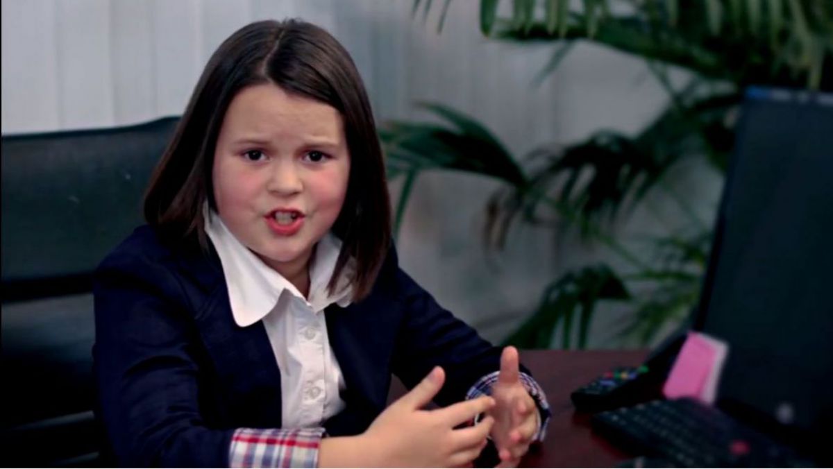 VIDEO. Publicitate cu minori. Cum își promovează „serviciile” o companie intermediară de Green Card