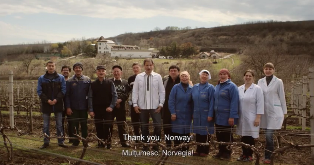 VIDEO. „Takk, Norge!” Muncitorii de la Purcari le mulţumesc consumatorilor săi din Norvegia ... în norvegiană
