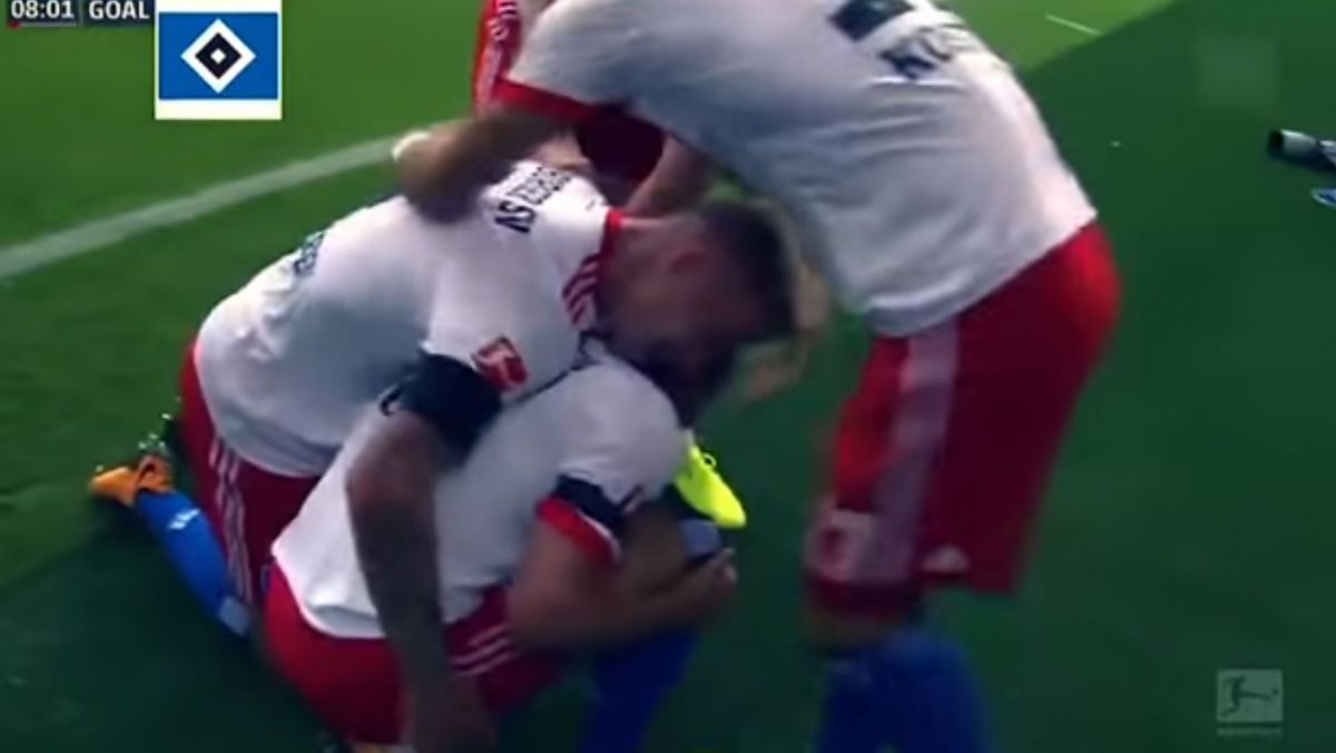 VIDEO. Un fotbalist va fi indisponibil timp de 7 luni, după ce s-a accidentat în timp ce se bucura la gol
