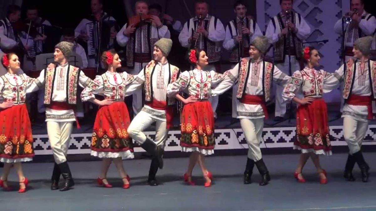 VIDEO. „Unde joacă moldovenii, acolo pământul geme”. Cum se relaxează moldovenii din SUA pe timp de iarnă