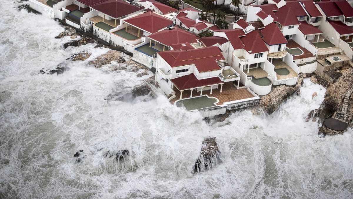 VIDEO. „Uraganul este aici, plecați acum!” Irma a ajuns în Florida