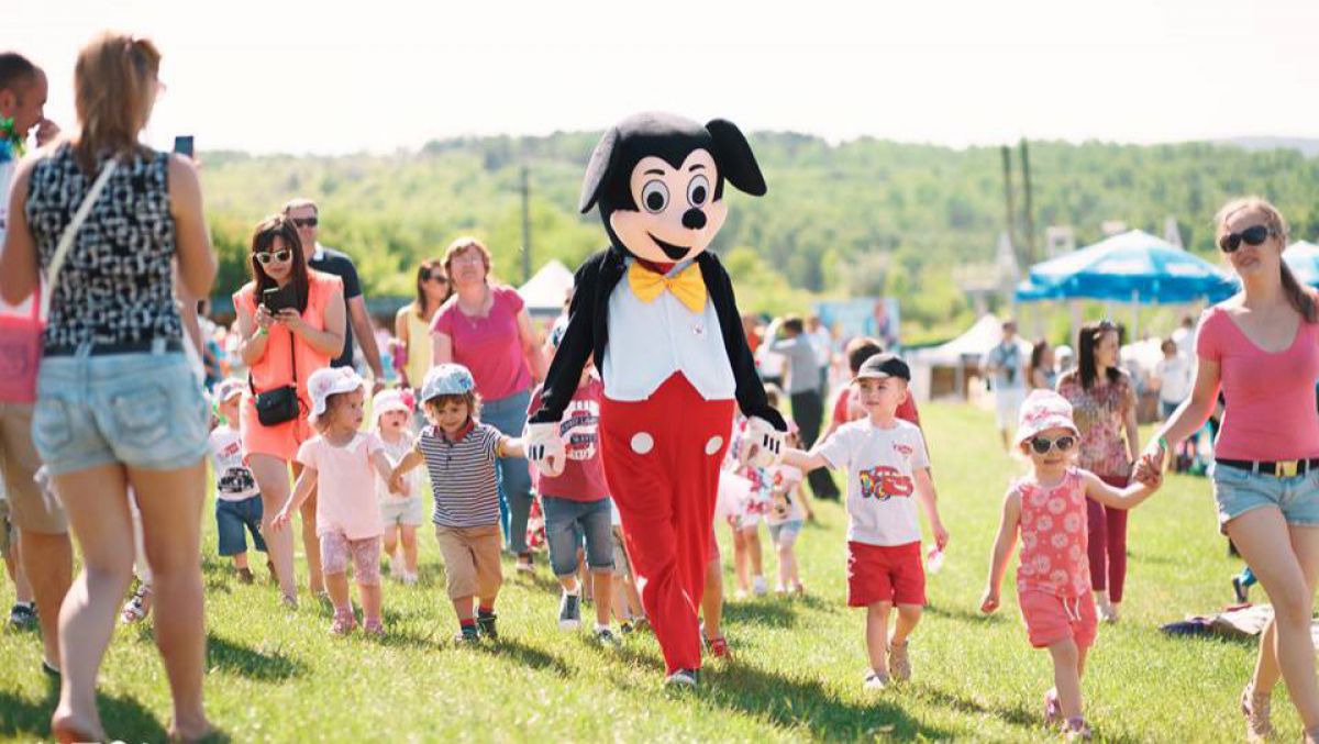 Se anunță distracție mare la Carnavalul Copiilor. Iată programul activităților