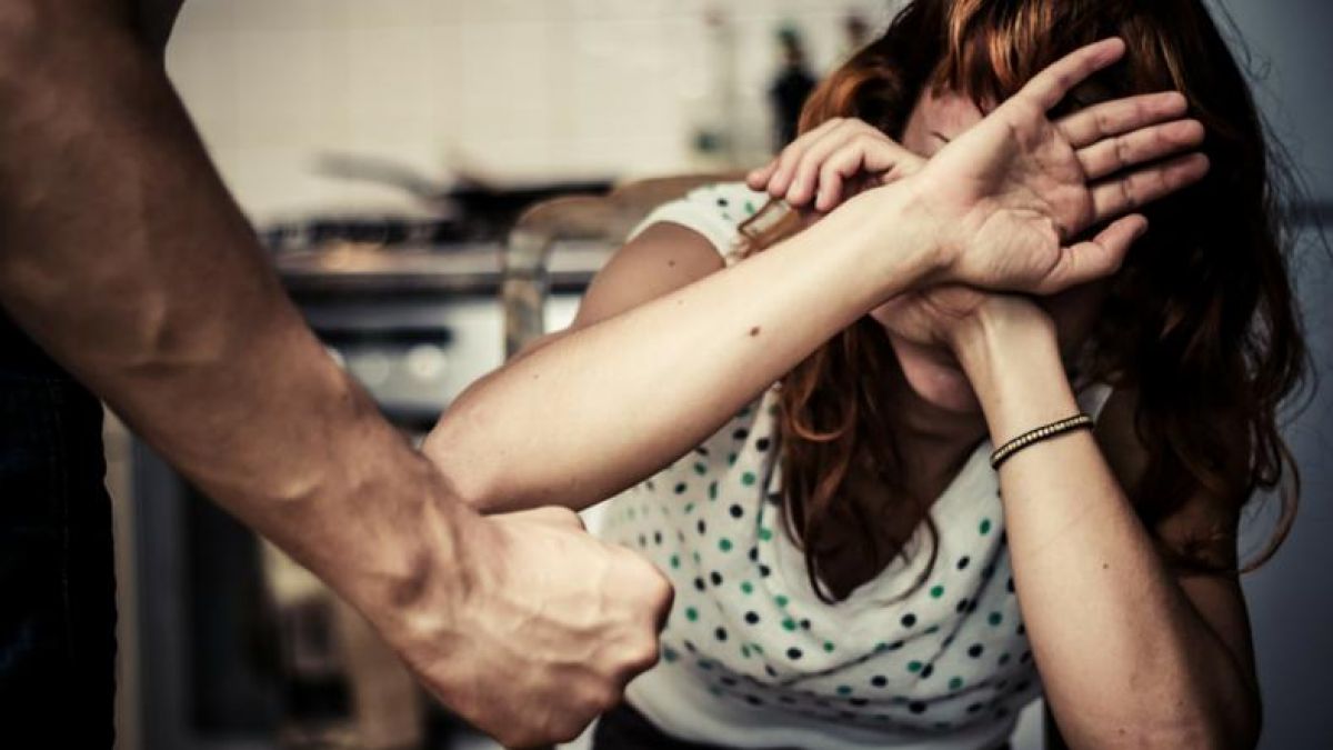 Violența în familie, în contextul crizei COVID-19: Peste 60% din adresările la organizațiile specializate sunt ale femeilor din mediul urban