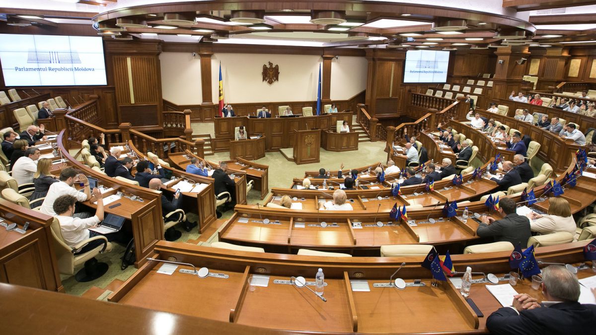 APROBAT! Vitiuc - vicepreședinte al Parlamentului, Tauber și Ivanov - șefe de comisii. Deputații Partidului Șor au obținut mai multe funcții de conducere