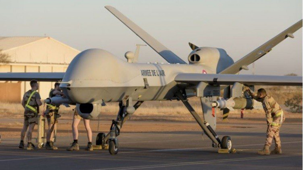 WSJ: Ucrainei îi sunt oferite drone de luptă pentru un dolar, dar va trebui să plătească 10 milioane de dolari pentru livrare