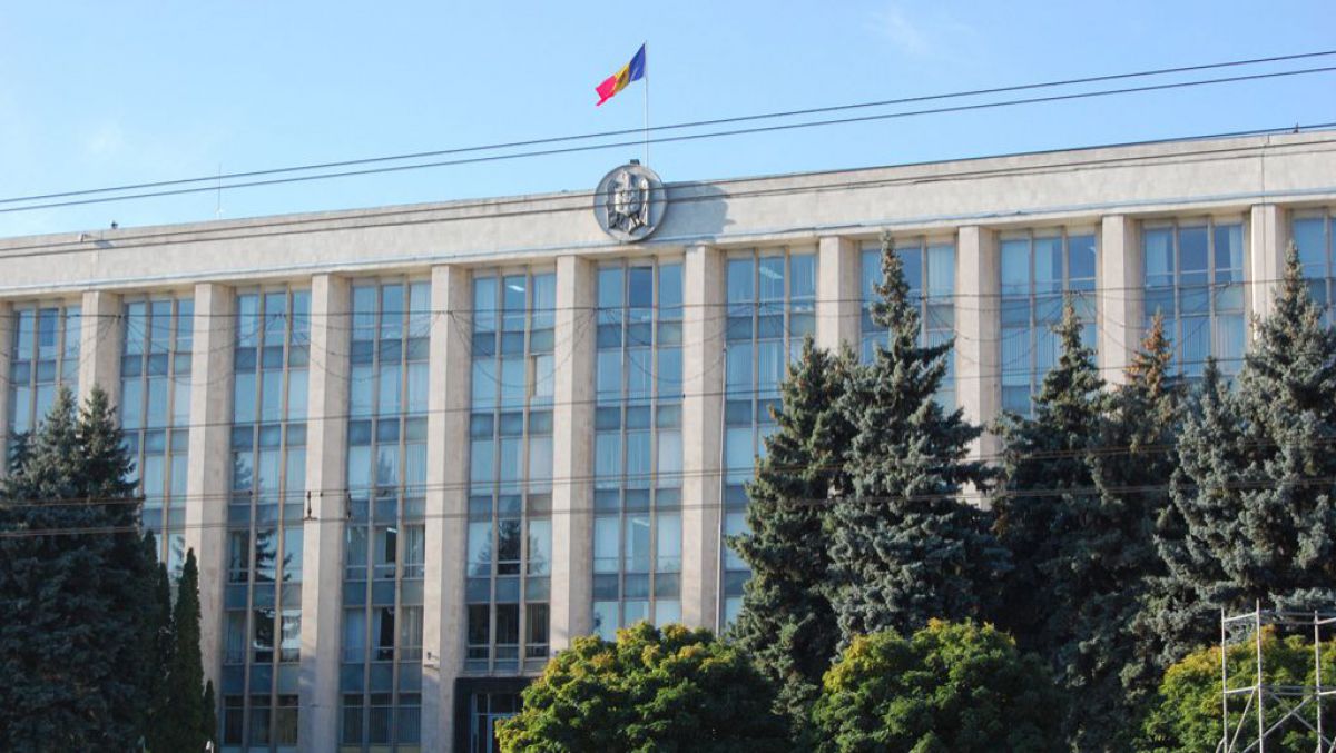 ZdG: În septembrie, Guvernul a cheltuit aproape opt milioane de lei pentru reparații