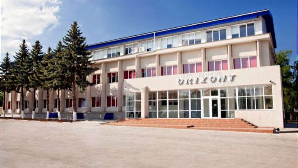 ZdG: Directorul general al Liceului Teoretic „Orizont” a fost reținut