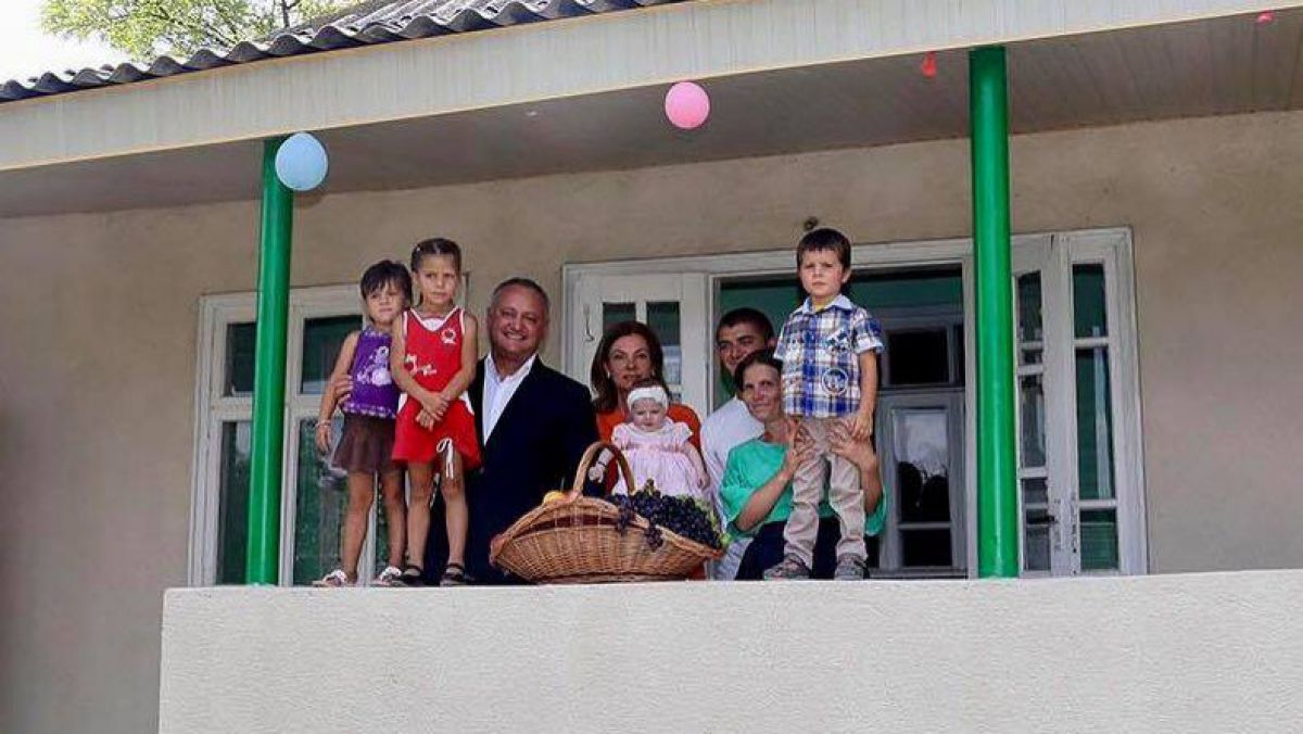 ZdG: Fundaţia „Din Suflet” a primei-doamne „pompează” milioane de lei în acţiuni de promovare a şefului statului