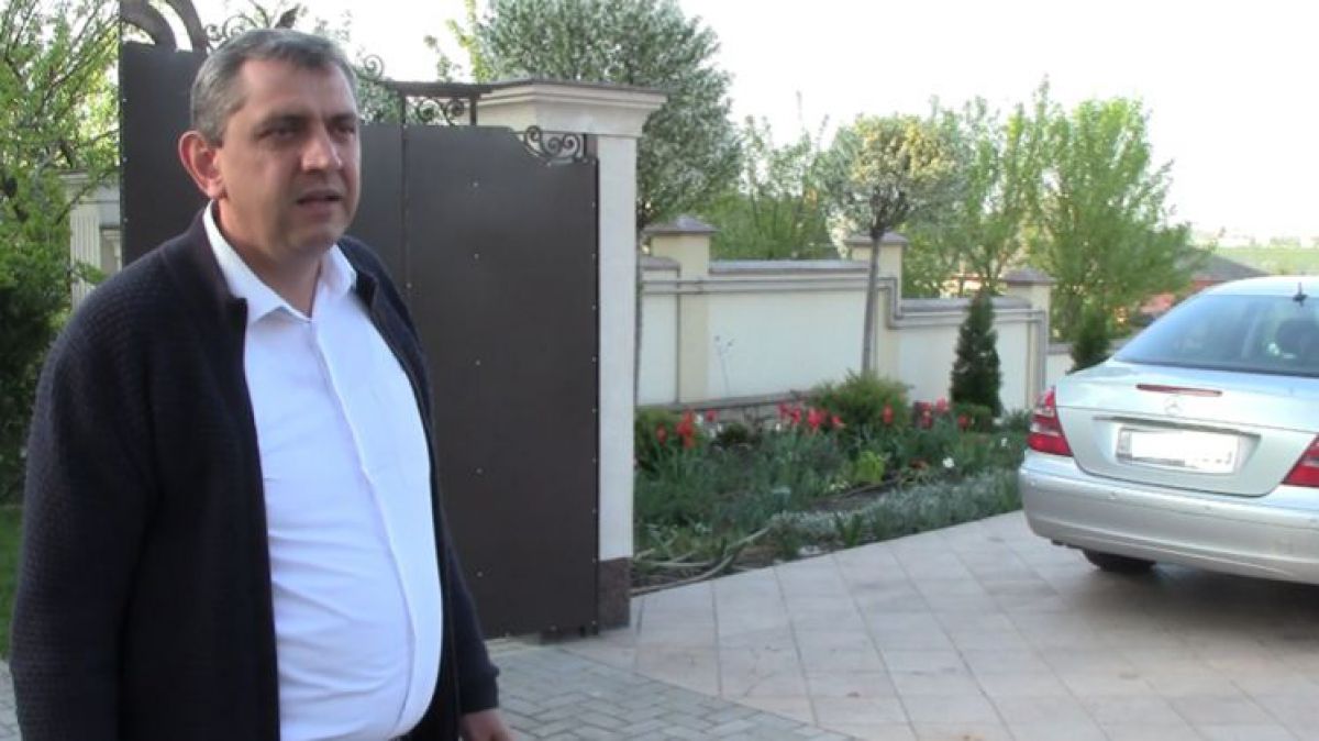 ZdG: Judecător cu moșie nedeclarată. Tranzacţia dintre mama magistratului şi vecina ei