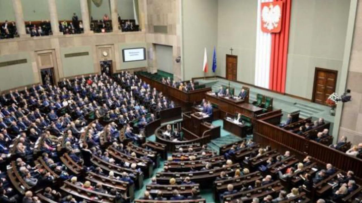 Zece deputați polonezi au făcut Crăciunul în Parlament în semn de protest