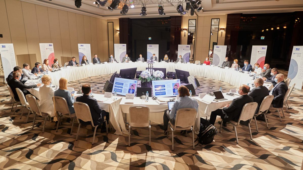 Zece pași pentru îmbunătățirea climatului investițional din Moldova, prezentați de Asociația Investitorilor Străini (FOTO)