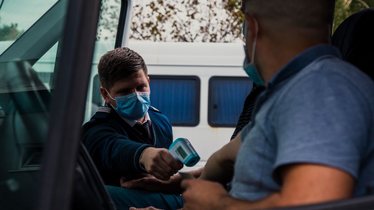 Zeci de cazuri zilnice, depistate la frontieră, de nerespectare a măsurilor anti-COVID-19. 80 de persoane, documentate