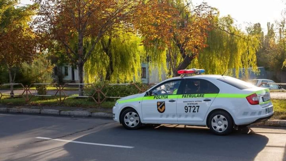 Zeci de mașini, trase pe dreapta în weekend: 38 șoferi erau în stare de ebrietate. Trei au refuzat testarea alcoolscopică
