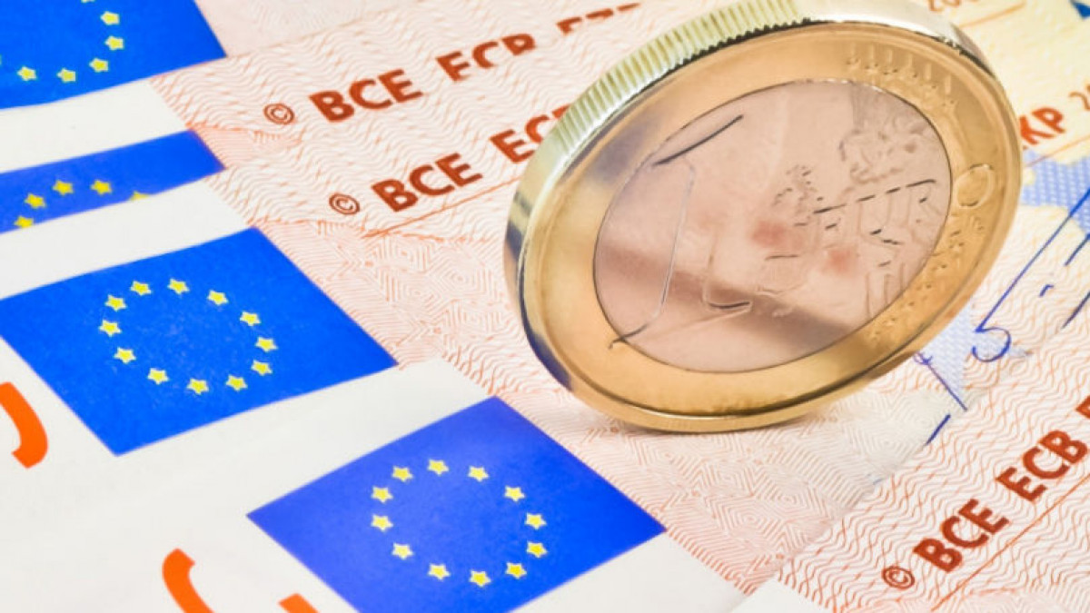 Zona Euro începe anul 2023 cu speranța că va putea evita recesiunea. Miniștrii Eurogrupului se întrunesc luni