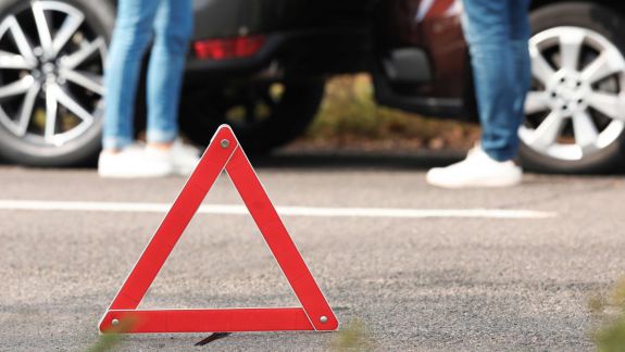 Accidentele rutiere pot fi constatate amiabil, fără implicarea poliției. Cum are loc procedura simplificată