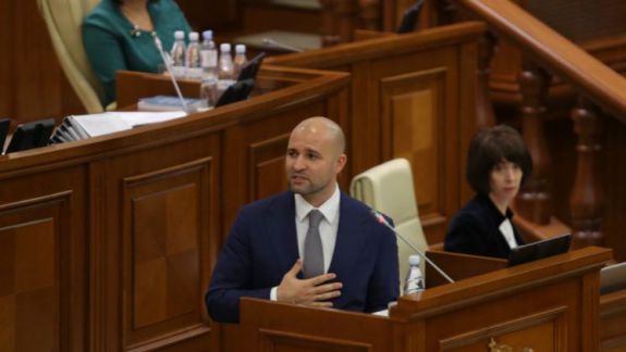 Cebotari deja susține reducerea salariilor deputaților, după ce optat, inițial, pentru majorarea lor