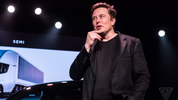 Elon Musk vrea ca oamenii să trimită mesaje pe telefon cu puterea minții. Ce este Neuralink, noua companie a miliardarului