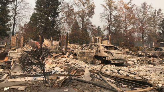 FOTO. Cel mai devastator incendiu din California, controlat în întregime după două săptămâni