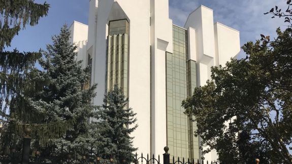 Foștii șefi de stat vor fi lipsiți de birouri, asistenți personali și autoturisme la scară, plătite din bugetul de stat