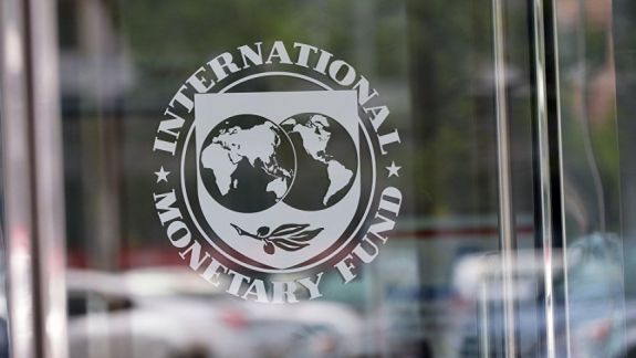 Împrumutul de la FMI include două credite. Unul este cu rata dobânzii anuale de 0%