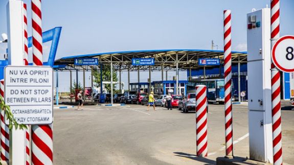 În ce condiții pot moldovenii să traverseze frontiera de stat și care sunt țările în care pot intra