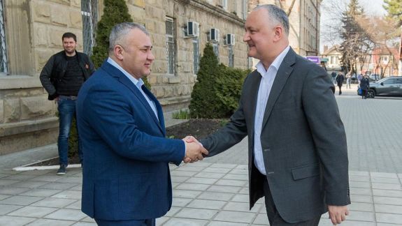În plină epidemie, Dodon cutreieră prin țară. Președintele a mers la Bălți, însoțit de doi deputați PSRM și unul din PDM