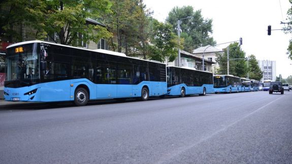 Încă 5 autobuze noi de model ISUZU, puse în circulație pe străzile din capitală