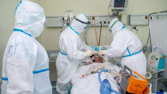 Încă doi moldoveni au pierdut lupta cu coronavirusul de tip nou. Alți 438 de pacienți se află în stare gravă
