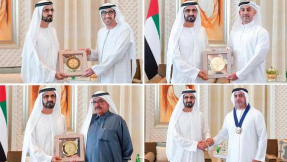 Ironii acide la adresa Emiratelor Arabe Unite. Cum a arătat fotografia de la ceremonia pentru egalitate de gen