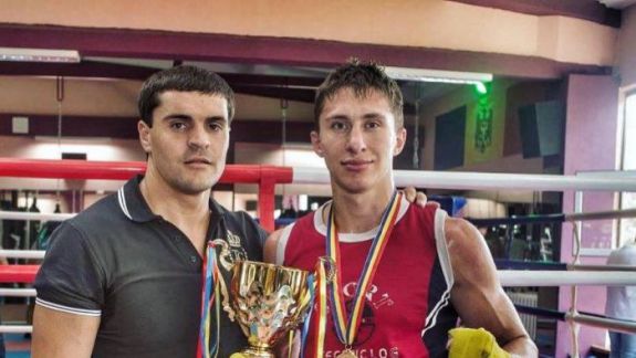 Luptătorul K1 Mihai Pîrgaru, care a fost implicat în crima din fața unui club de noapte, eliberat și plasat în arest la domiciliu