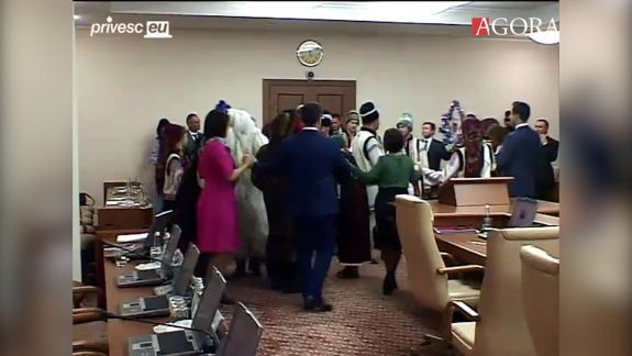 Miniștrii au dansat la ultima ședință de Guvern din acest an (FOCUS)