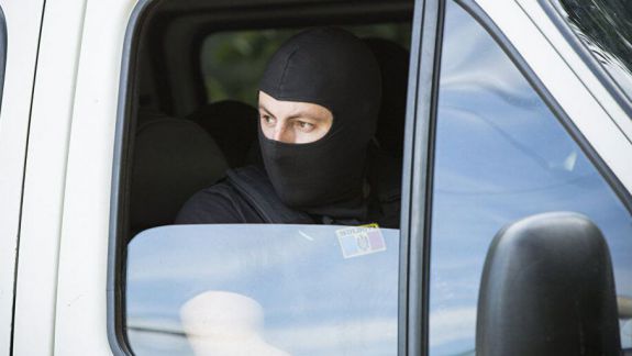 Noi detalii despre perchezițiile în dosarul furtului miliardului: Opt persoane sunt bănuite de escrocherie și spălare de bani