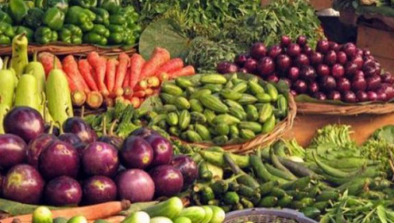 Startul iarmaroacelor de toamnă: Trei locuri din Chișinău de unde poți cumpăra fructe și legume direct de la fermieri