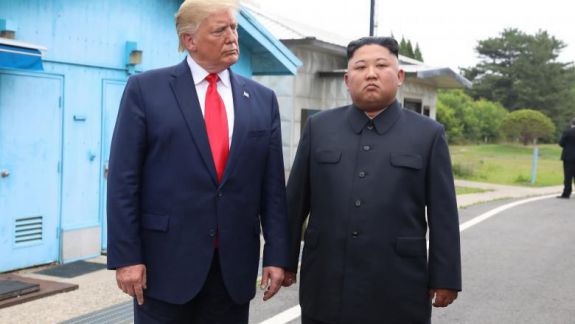Trump, după întâlnirea cu Kim Jong-un: SUA și Coreea de Nord intenționează să reia discuțiile pe tema programului nuclear