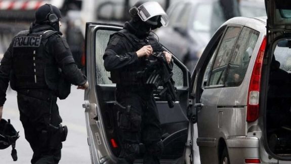 Şaizeci şi şapte de polițiști francezi au fost răniţi în timpul manifestaţiilor de sâmbătă