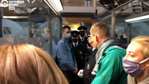 LIVE. Alexei Navalnîi, arestat pe aeroport. Presa rusă anunță că 53 de oameni au fost reținuți