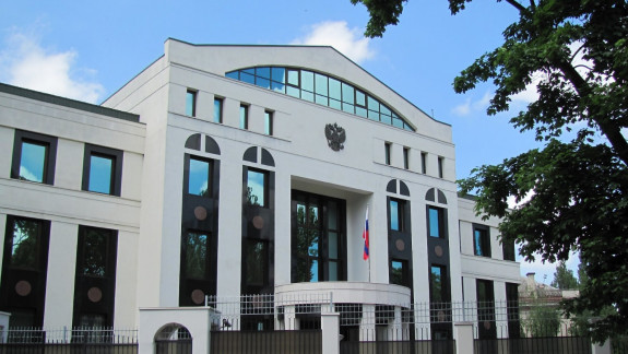 Amintesc de eroii celui de-al Doilea Război Mondial: Ambasada Rusiei vine cu o reacție la promulgarea legii ce interzice simbolurile din agresiuni militare
